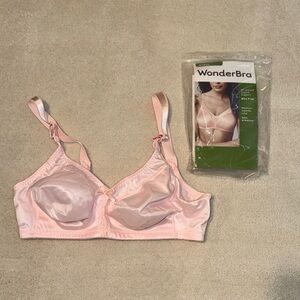 Wonderbra Light Pink Satin Bra. Wireless. Size 36B. NWT
